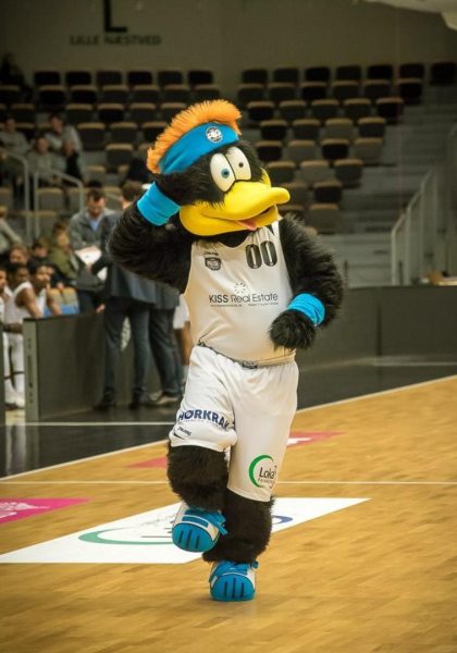 FOG Næstveds maskot der underholder