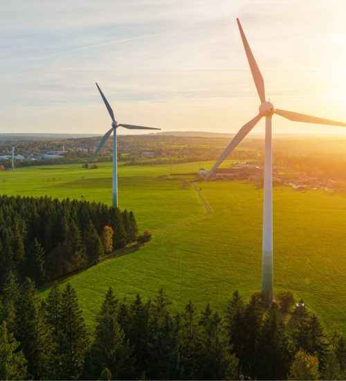 Vindmøller på mark, der laver energi - Få el og gas til erhverv med SK Energi
